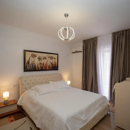 Apartment * غوليم
