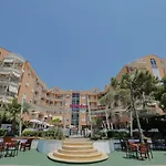 아파트 Apartment *