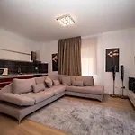 Apartment 아파트 *