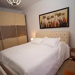 아파트 Apartment